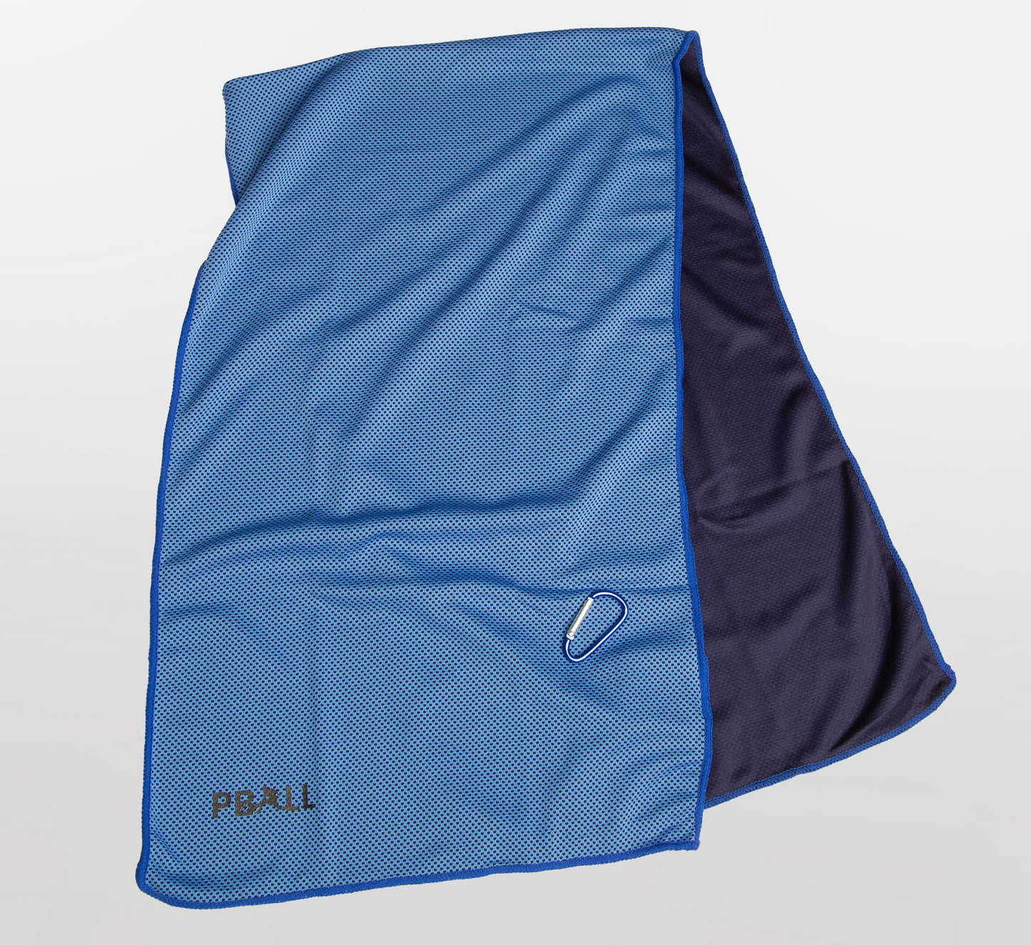 Blue cooling towel with a PBALL logo on a light gray background Bleu