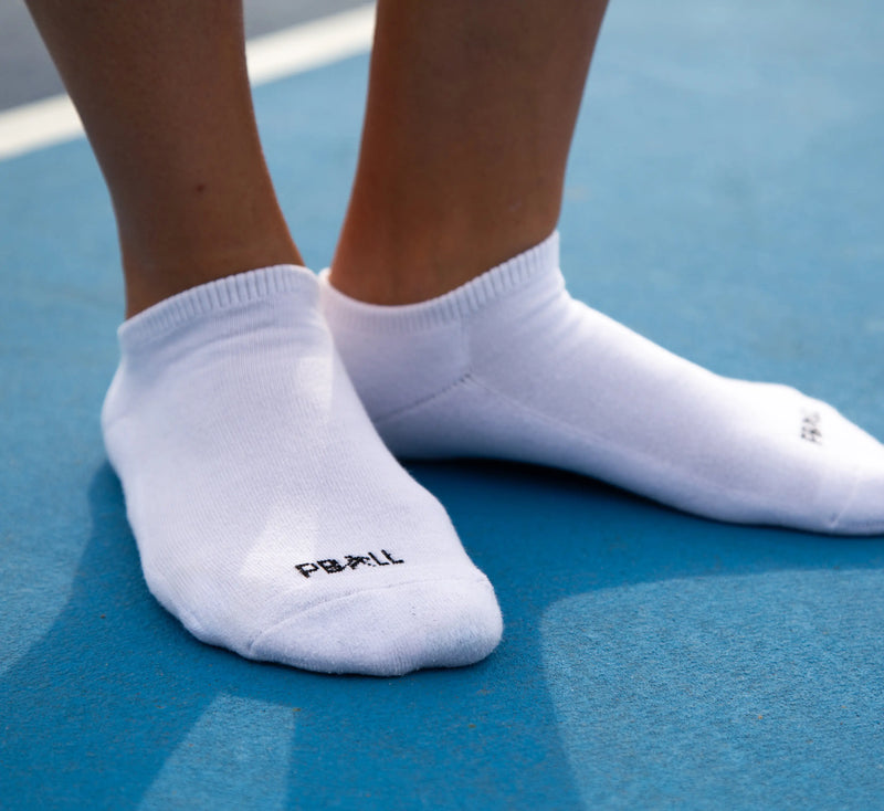 Chaussettes courtes de pickleball blanches avec logo PBALL