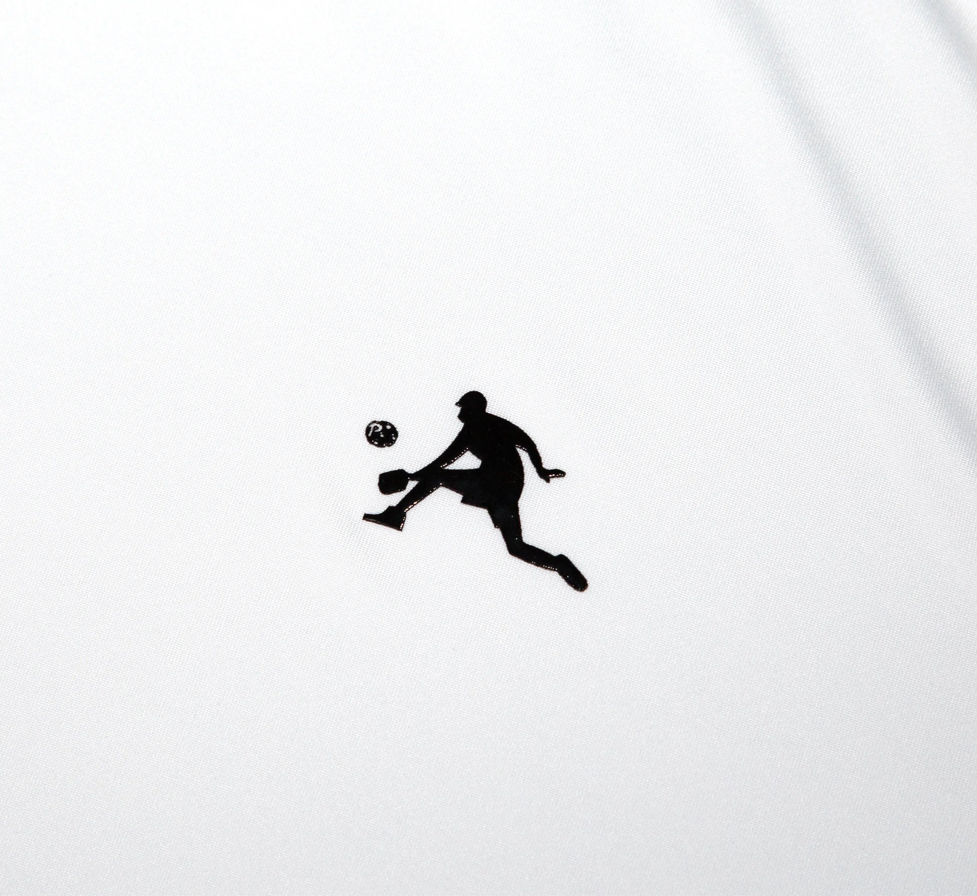 black silhouette of a pickleball player on a White background Blanc