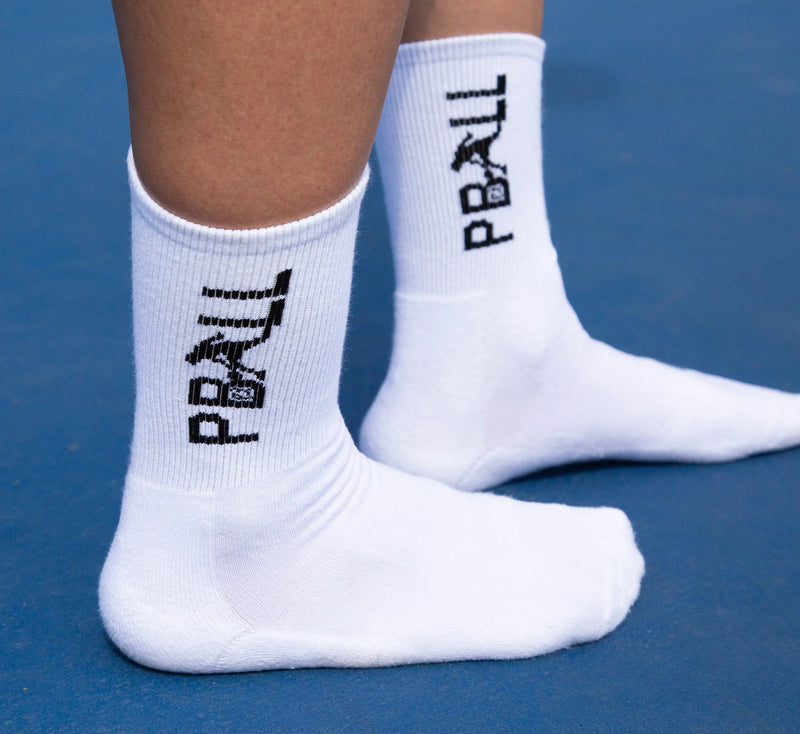 Chaussettes de pickleball blanches avec logo PBALL