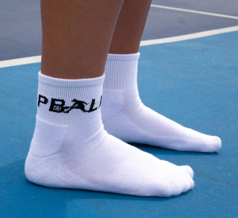 Chaussettes de pickleball blanches avec logo PBALL
