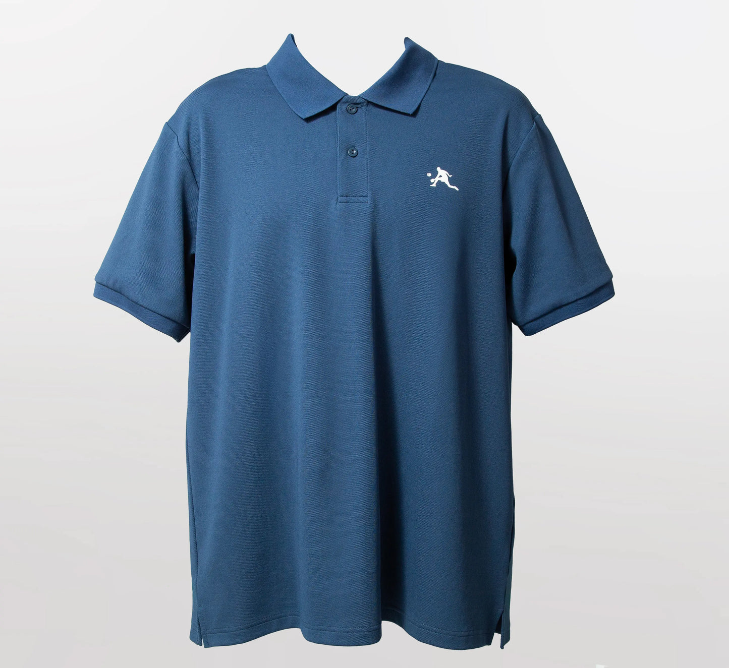 Blue polo shirt with a white logo on a light gray background Bleu
