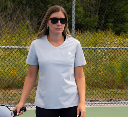 Grey quick dry cooling pickleball v-neck women t-shirt Gris
