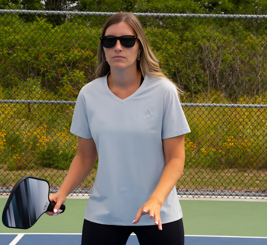 Grey quick dry cooling pickleball v-neck women t-shirt Gris